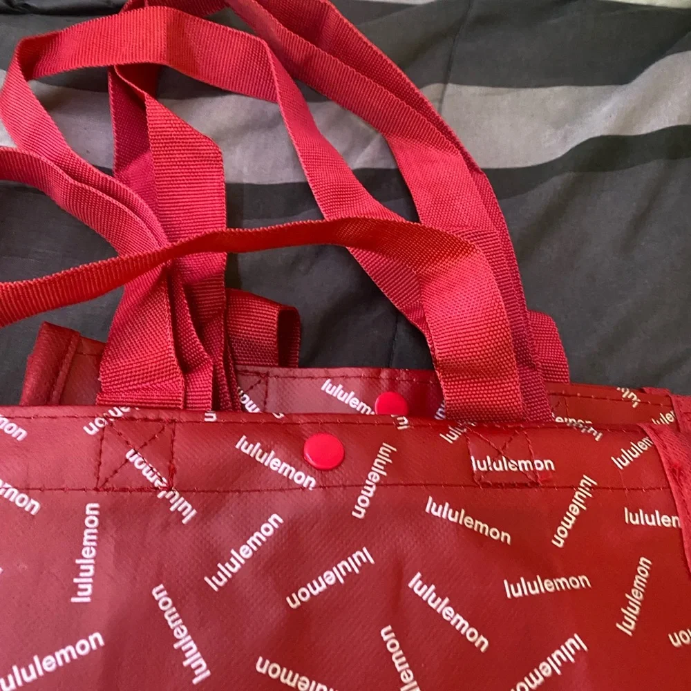 Lululemon shopping bag ( new and reusable )